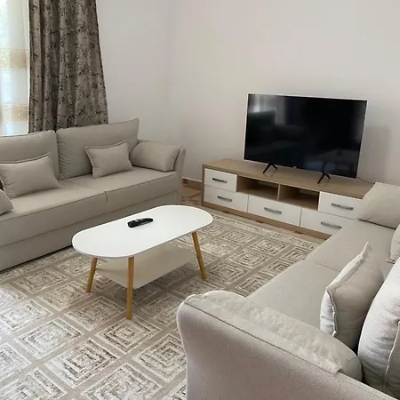 Titi's Guest Apartament Berat